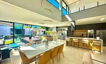 Imagem 7: ALTO PADRÃO - Casa de luxo com 4 suítes - Piscina, sauna e churrasqueira - Condomínio com