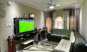 Imagem 4: LINDO SOBRADO, 3 DORMS, 1 SUITE, SISTEMA SE SEGURANÇA, 2 VAGAS DE CARRO, PISO FRIO,PORTÃO