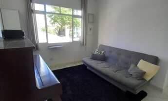 Imagem 1: Apartamento para venda com 1 quarto 1 vaga na quadra da praia em Gonzaga - Santos SP