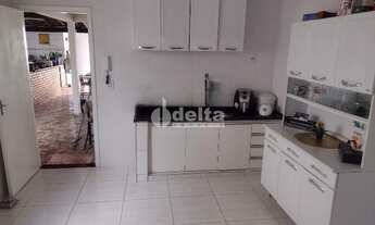 Imagem 7: Casa para aluguel, 5 quartos, 2 suítes, 4 vagas, Santa Mônica - Uberlândia/MG