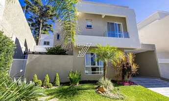 Imagem 2: Imóvel para venda tem 230 metros quadrados com 3 quartos em Santa Cândida - Curitiba - PR