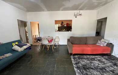 Imagem 5: Sítio com pista e baias para cavalos