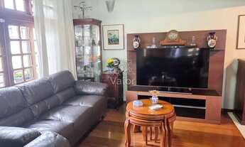 Imagem 2: Casa Exclusiva no Mercês 4 Quartos, Lareira e Quintal Espaçoso!