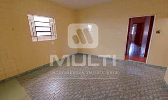 Imagem 2: Casa - MARTINS Casa com 5 dormitórios