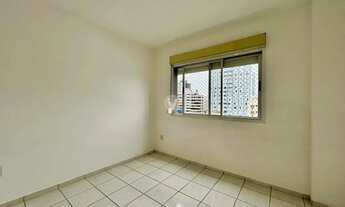 Imagem 6: Apartamento à venda, 2 dormitórios, com box de garagem, localizado no centro