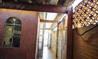 Imagem 2: Atenção Investidores e Construtores! Terreno de 250 m2 com 3 casas!