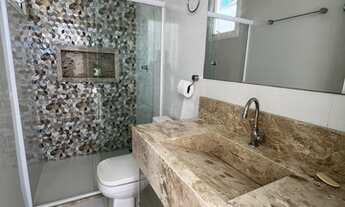 Imagem 2: Casa em Vilas do Atlântico<br><br>Terreno 377m2<br>Área construída 450m2