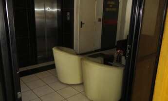 Imagem 4: Ótima localização, 03 quartos (Sendo 02 suítes com armários e 01 dormitório), varanda na s