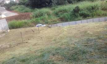 Imagem 4: Terreno levemente declive no bairro Retiro das Fontes