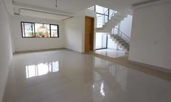 Imagem 7: Casa de condomínio para venda tem 286 metros quadrados com 3 quartos