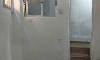 Imagem 5: Alugo kitnet Casa com 1 banheiro