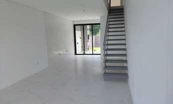 Imagem 3: Excelente sobrado à venda na Praia dos Ingleses, em Florianópolis.<br><br>Loca