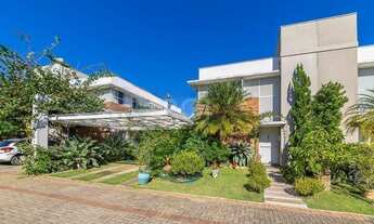 Imagem 7: IMPECÁVL CASA COM 4 DORMITÓRIOS, 2 VAGAS DE GARAGEM E HIDROMASSAGEM