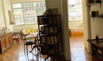 Imagem 2: Apartamento para venda tem 80 metros quadrados com 2 quartos em Copacabana - Rio de Janeir