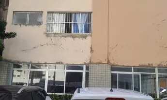 Imagem 5: Costa Azul Apartamento 2\4, area de serviço