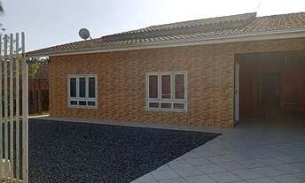 Imagem: Vende-se casa com 2 casas no local por 650