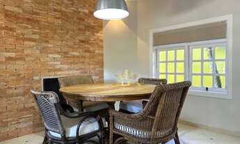 Imagem 4: Casa à venda com 4 suítes - Piscina e churrasqueira - Condominio com lazer e segurança - J