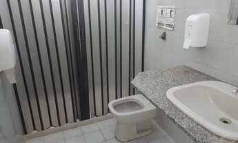 Imagem 7: Casa para aluguel e venda possui 317 metros quadrados com 4 quartos