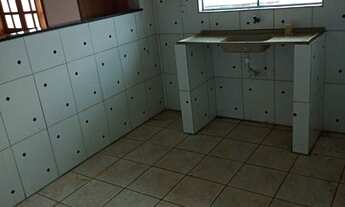 Imagem 4: Casa em rua pública