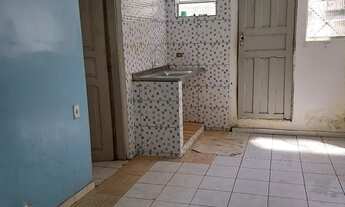 Imagem 2: Aluga-se uma casa com garagem 2 quartos