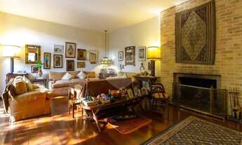 Imagem 2: Casa em rua Arborizada no Campo Belo