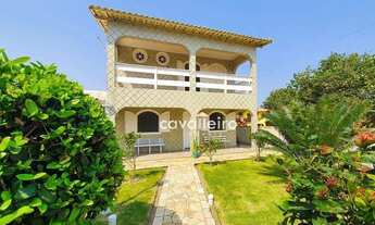 Imagem 2: R$699.000 - Casa na Quadra da Praia de Cordeirinho - Maricá - Com 7 Quartos, Piscina e Áre