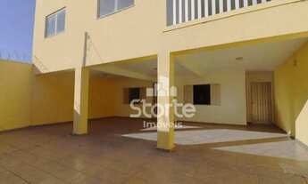 Imagem: Casa estilo sobrado com 5 dormitórios à