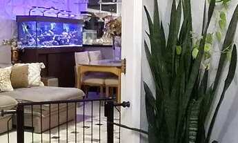 Imagem 4: Sobrado geminado com planejados e garagem c/ 2 vagas