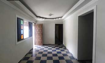 Imagem 4: Casa residencial com belo jardim à venda no Bairro Filadélfia