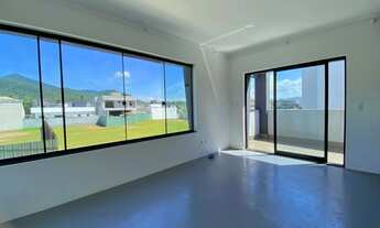 Imagem 4: Casa mobiliada no Condomínio Caledônia com 4 dormitórios, sendo 1 suíte e 4 vagas de garag