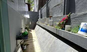 Imagem 7: Casa em rua pública