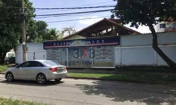 Imagem 6: Ampla casa de rua linear composta de sala com varios divisorias sotao e area de servico e