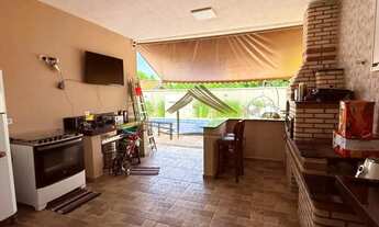 Imagem 6: Linda casa em condomínio na cidade de Porangaba SP, contendo 3 dormitórios e piscina