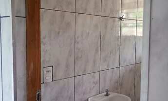 Imagem 7: Sobrado de 2 cômodos grandes com área de serviço individual com portão