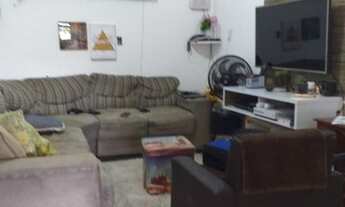 Imagem: Casa com estrutura para fazer piso superior