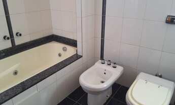 Imagem 7: Casa de condomínio sobrado para venda tem 400 metros quadrados com 4 quartos