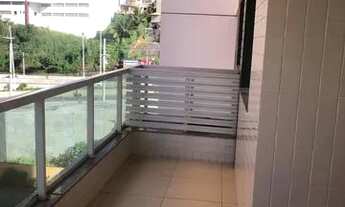 Imagem 2: 2 quartos, suíte com varandão e armários!! Ao lado do Hospital Mater Dei