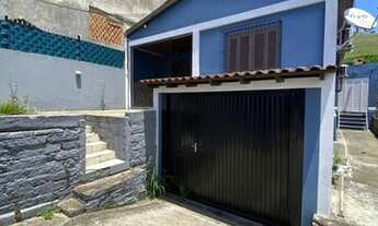 Imagem 3: Excelente casa ampla Suíte com closet/ Área gourmet / Pátio grande / Lareira