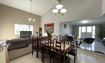 Imagem 6: Casa de condomínio sobrado para aluguel possui 372 metros quadrados com 3 quartos