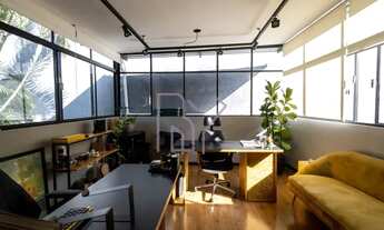 Imagem 3: Casa Comercial na Vila Madalena: Espaçosa e Versátil, com Estrutura Completa e Contrato de