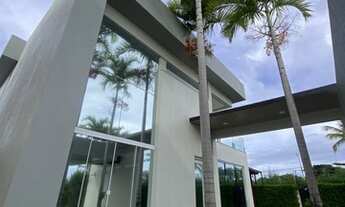 Imagem 2: Maria Rezende Machado - Porteira Fechada