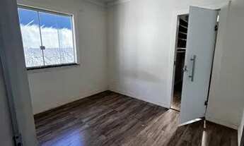 Imagem 6: Casa com quintal e área de churrasqueira