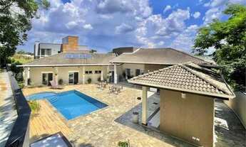 Imagem: Casa no condomínio Beverly Hills com 4