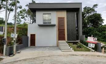 Imagem: Excelente Casa Duplex à Locação / Venda