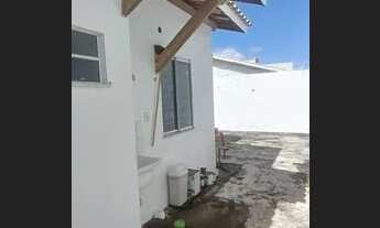 Imagem 2: Casa 2/4 com suíte semi mobiliada no Papagaio