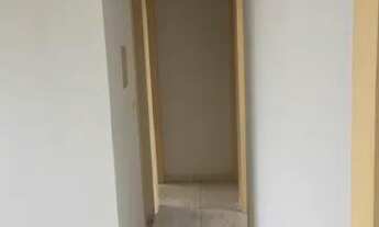 Imagem 3: Alugo apartamento com 3 quartos sendo 1 suíte no 4º andar do Residencial Parque dos Lírios