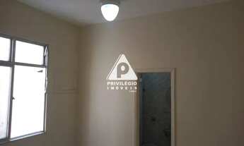 Imagem: Sala e quarto, lateral Sec Tijuca