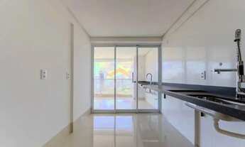 Imagem 3: Apartamento com churraqueira a carvão, cozinha e área de serviço separadas