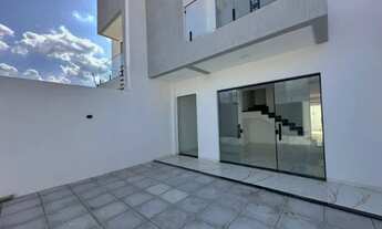 Imagem 2: Casa à venda com três quartos no bairro Cassimiro