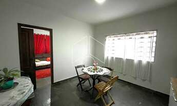 Imagem 3: Casa central com 3 dormitórios (1 suíte), garagem para 4 carros e quintal com potencial pa